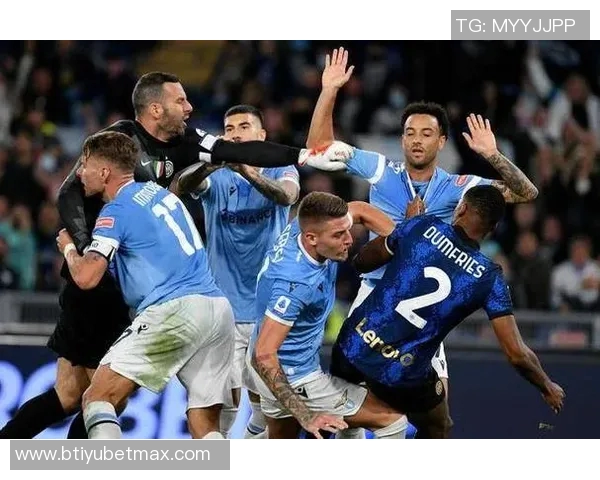 韦斯利全队合练状态回暖有望出战本周末罗马对国米的意甲大战 韦斯利全队合练状态回暖有望出战本周末罗马对国米的意甲大战