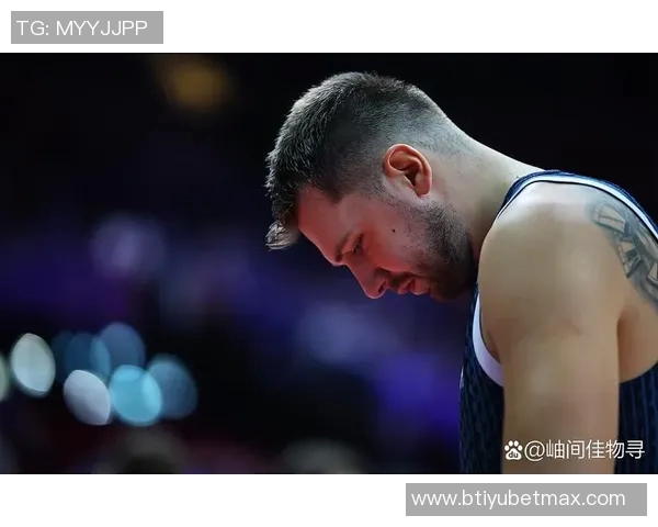 施罗德调侃东契奇要让他展现真实实力东契奇轻松回应展现幽默风采