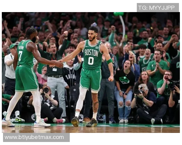 塔图姆谈绿军主场氛围只升冠军旗和退役号的背后意义 塔图姆谈绿军主场氛围只升冠军旗和退役号的背后意义