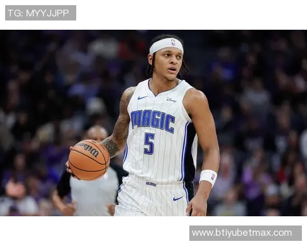 米切尔表现平平难救主17投仅7中贡献16分3篮板6助攻 米切尔表现平平难救主17投仅7中贡献16分3篮板6助攻