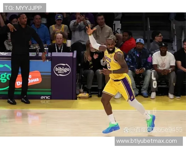 詹姆斯替补引发争议狼王直言3当家表现更佳不应让最佳球员坐板凳