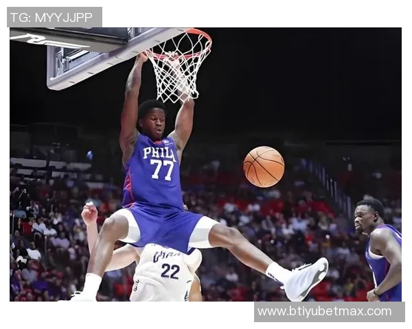 埃奇库姆自信满满精准把握得分机会展现出色表现