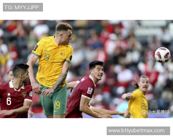 印尼主帅克鲁伊维特赛后情绪失控怒砸椅子眼眶泛红引发关注